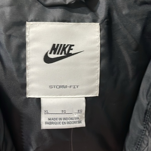 Nike Women Long Puffer Black Jacket - Picture 4 of 7